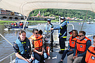 Für unsere Gäste ging es mit 8 Einsatzbooten elbaufwärts nach Bad Schandau  (Foto: Susan Schmidt)