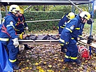 Rettung einer Person in der Teamaufgabe (Fotograf: Torsten Matthes)
