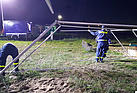 Die Pirnaer Helfer beim Aufbau ihres Zeltes (Foto: Susan Schmidt)