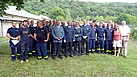 Gemeinsames Gruppenfoto der Einsatzkräfte mit MdB Brähmig und LB Lackner (Foto: Anna Jakob)
