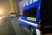 Fahrzeug des Zugtrupp als Führungsstelle in der Nacht (Fotograf: THW Pirna)