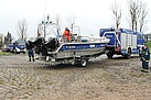 Die FGW ist an der Slippstelle angekommen und bereitet das Einlassen der Boote vor  (Foto: Susan Schmidt)