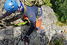 Einen Klettersteig erklimmen ist schon ein besonderer Dienstsport beim THW  (Foto: THW OV Pirna)
