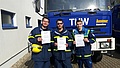 Unsere drei neuen Einsatzkräfte präsentieren ihre Urkunden (Fotograf: THW Pirna)
