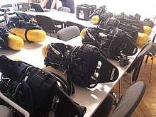 Die Atemschutzgeräte liegen zu Beginn der Ausbildung bereit (Foto: THW Pirna)