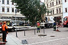Der Baum wird nahe dem Rathaus auf dem Marktplatz aufgerichtet (Fotograf: André Jakob)