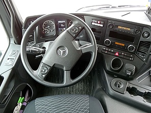 Das Cockpit des Fahrers